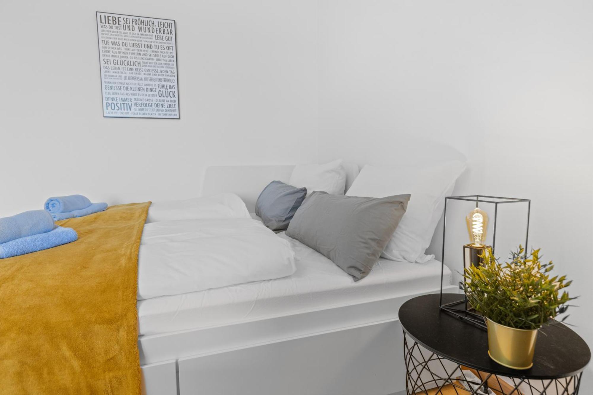 Sonniges City-Apartment Mit Suedbalkon Und Parklatz Neusass Exterior photo