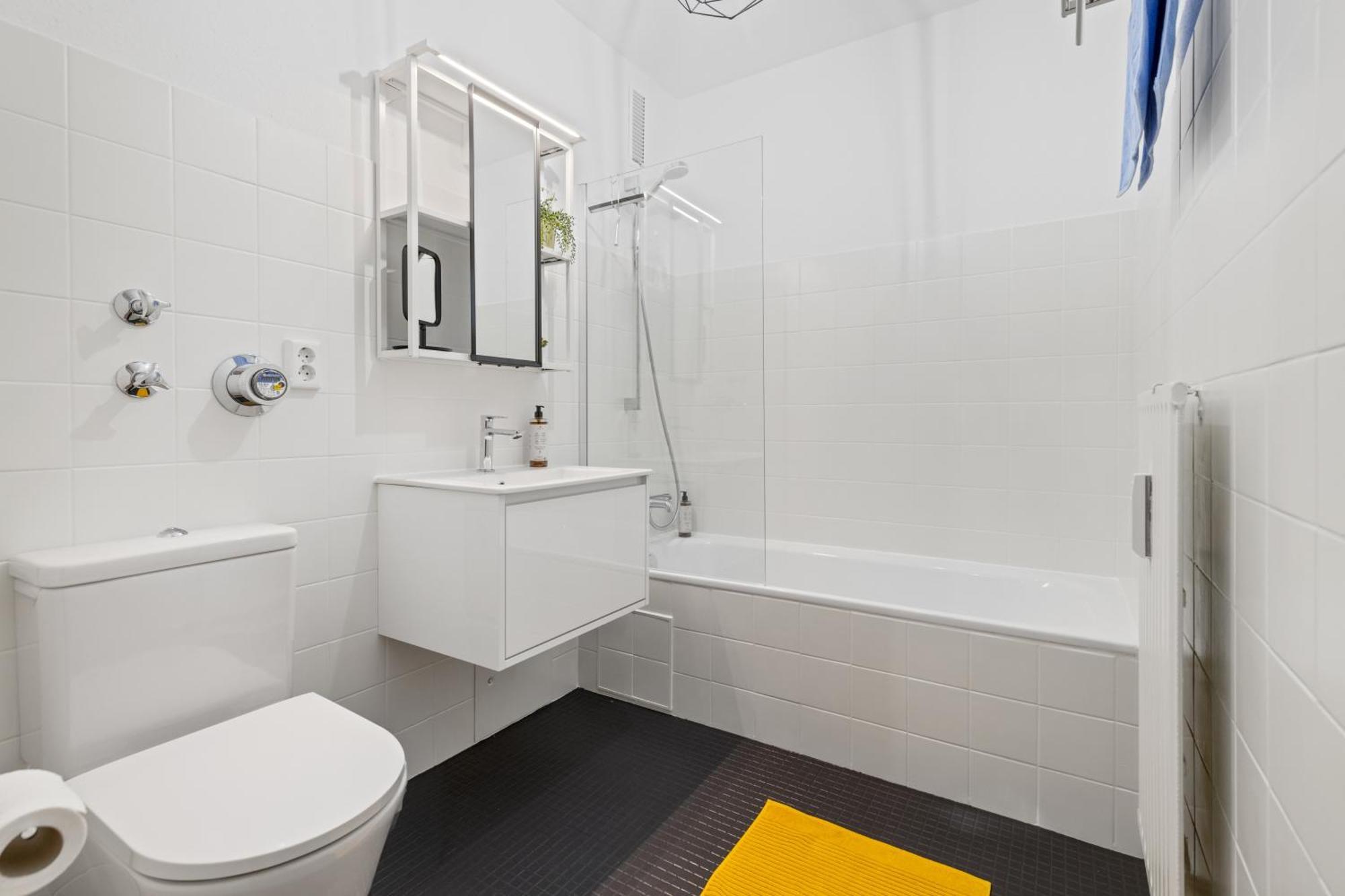 Sonniges City-Apartment Mit Suedbalkon Und Parklatz Neusass Exterior photo