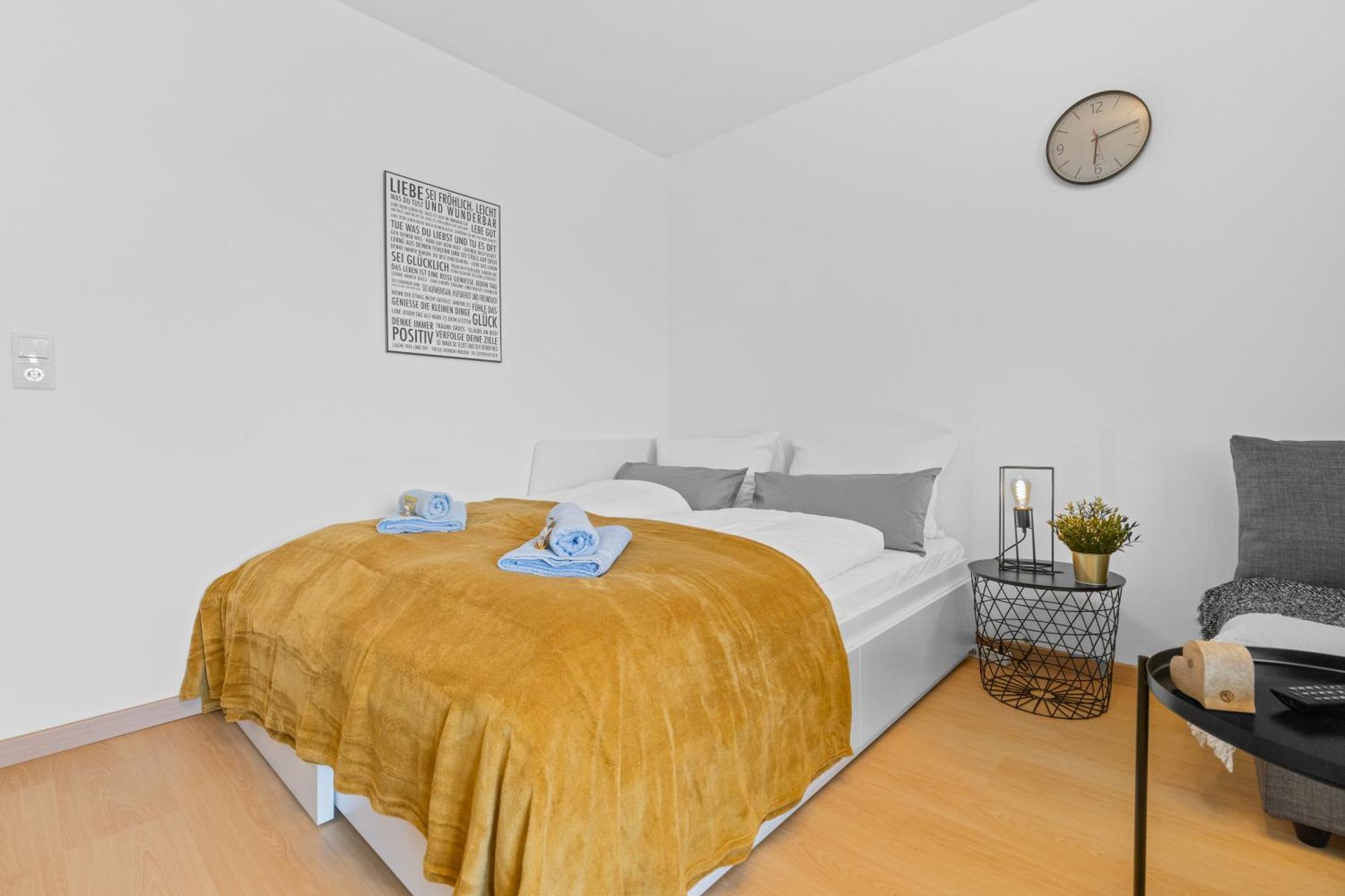 Sonniges City-Apartment Mit Suedbalkon Und Parklatz Neusass Exterior photo