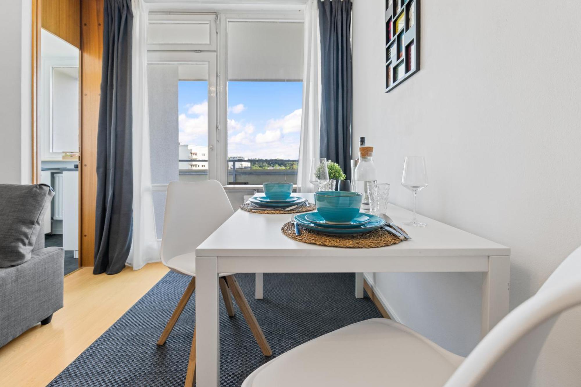 Sonniges City-Apartment Mit Suedbalkon Und Parklatz Neusass Exterior photo